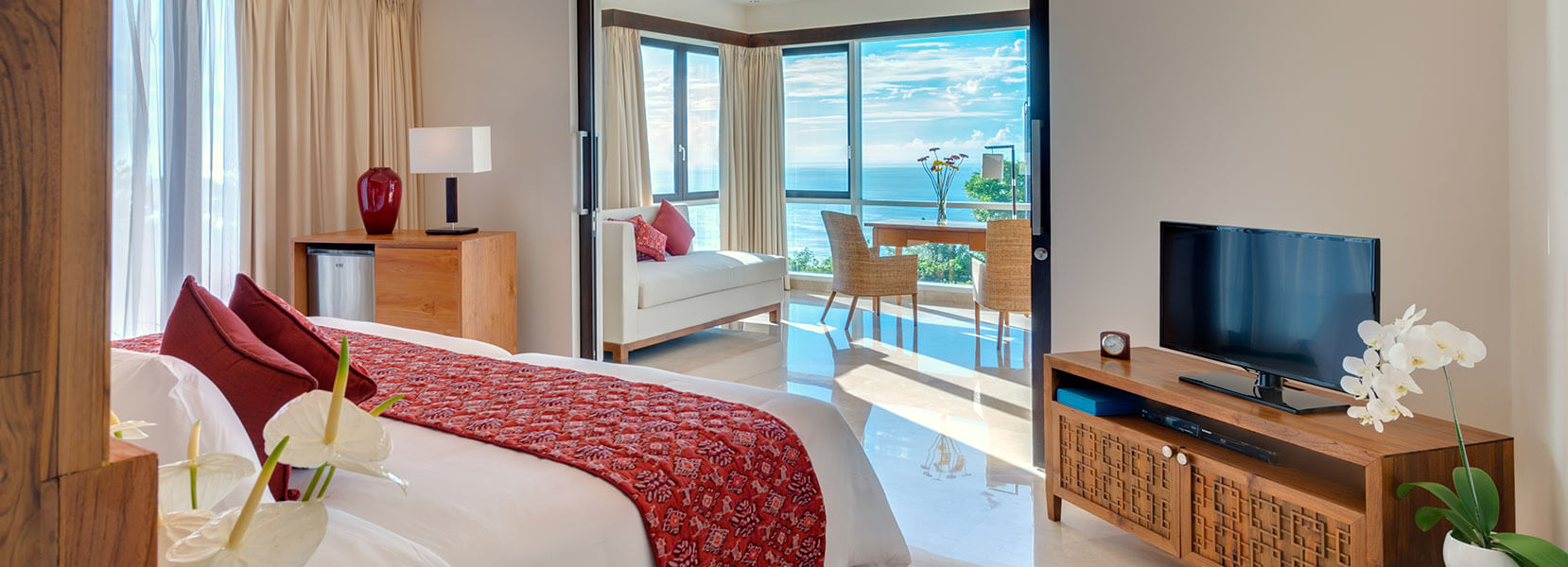 Pandawa Cliff Estate - The Pala - Upstairs master bedroom